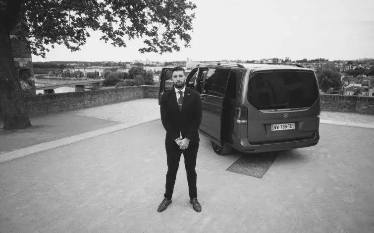 Elysium VTC Angers Chauffeur VTC Julien TREMBLIER