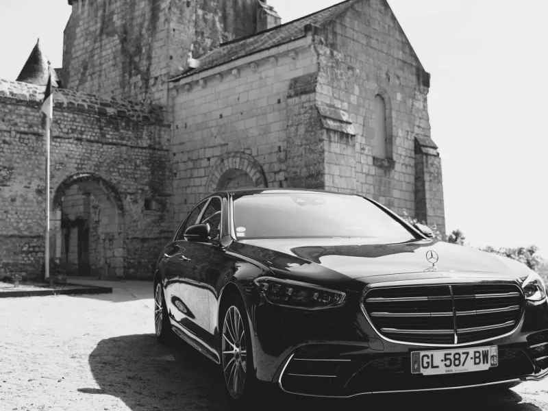Angers Chauffeur prive Chalonnes-sur-Loire Nantes Angers-Avrille Beaucouze ecouflant Trelaze Aeroport VTC ANGERS PRESTIGE PRESTATION TAXI ANGERS CHAUFFEUR PRIVÉ PRIX ABORDABLE 24/24 7J7 SÉMINAIRE MARIAGE SOCIAL COSTUME HAUT DE GAMME UBER GROUPE CONFORT MIS À DISPOSITION CÉLÉBRITÉS STAR ACCOMPAGNEMENT ARTISTE DISCRET A L'ÉCOUTE CLIENT GARE AÉROPORT