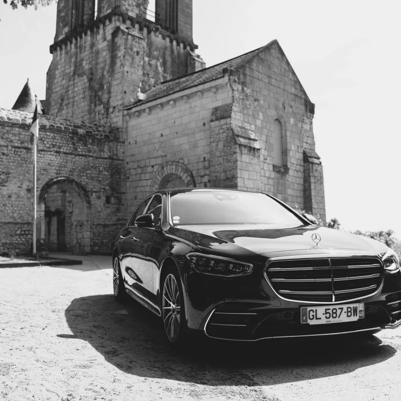 Angers Chauffeur prive Chalonnes-sur-Loire Nantes Angers-Avrille Beaucouze ecouflant Trelaze Aeroport VTC ANGERS PRESTIGE PRESTATION TAXI ANGERS CHAUFFEUR PRIVÉ PRIX ABORDABLE 24/24 7J7 SÉMINAIRE MARIAGE SOCIAL COSTUME HAUT DE GAMME UBER GROUPE CONFORT MIS À DISPOSITION CÉLÉBRITÉS STAR ACCOMPAGNEMENT ARTISTE DISCRET A L'ÉCOUTE CLIENT GARE AÉROPORT